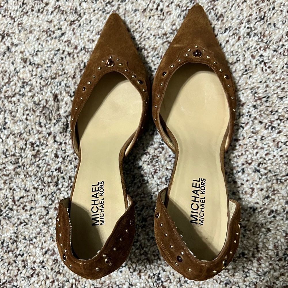 MICHAEL KORS BROWN SUEDE LEATHER
POINTY TOE STUDS PUMP SIZE WOMEN'S 7M